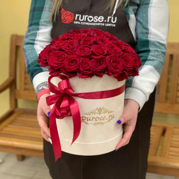 Коробка из 51 красной розы Индия Коробка из 51 красной розы Индия